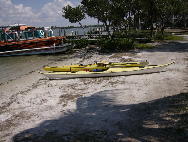 Beach front parking at Cabbage Key.